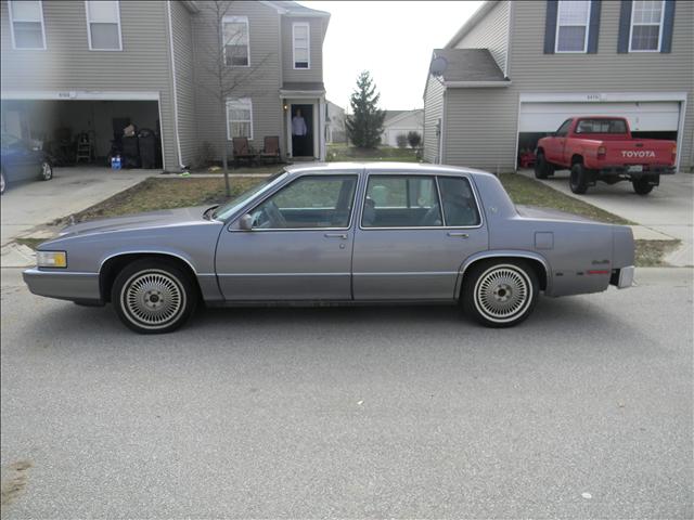 Cadillac Deville 1990 photo 1