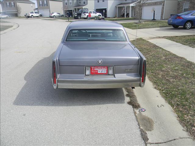 Cadillac Deville 1990 photo 2