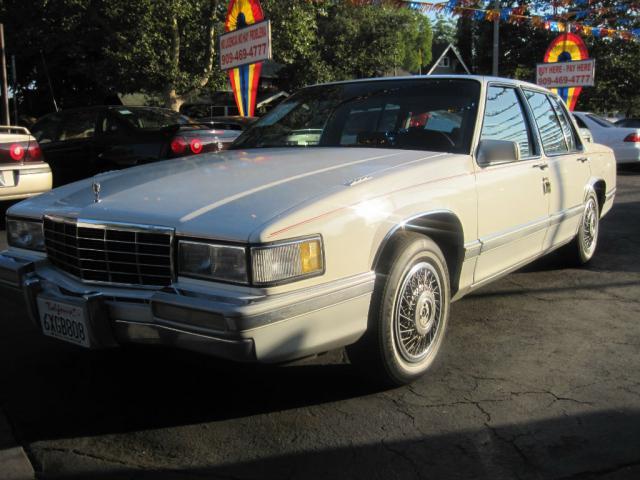 Cadillac Deville 1991 photo 2