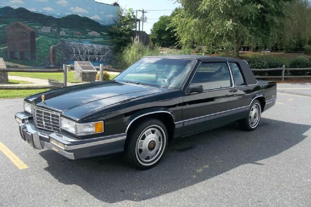 Cadillac Deville 1991 photo 1