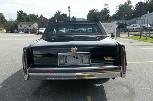 Cadillac Deville 1991 photo 2