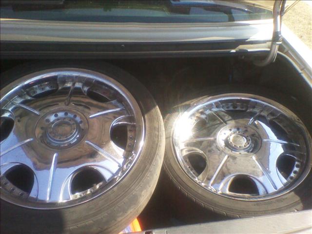 Cadillac Deville 1992 photo 1