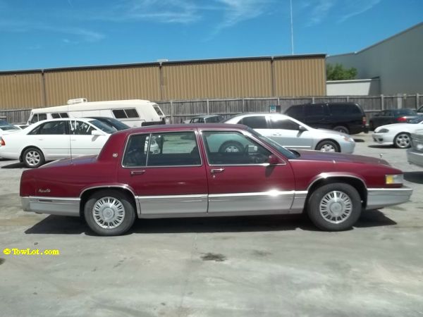 Cadillac Deville 1992 photo 3