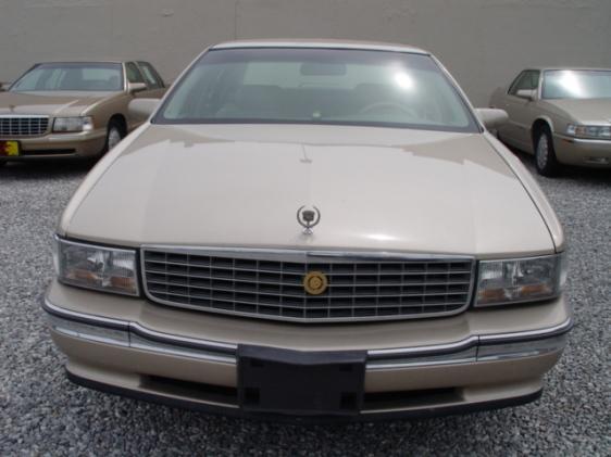 Cadillac Deville 1994 photo 1