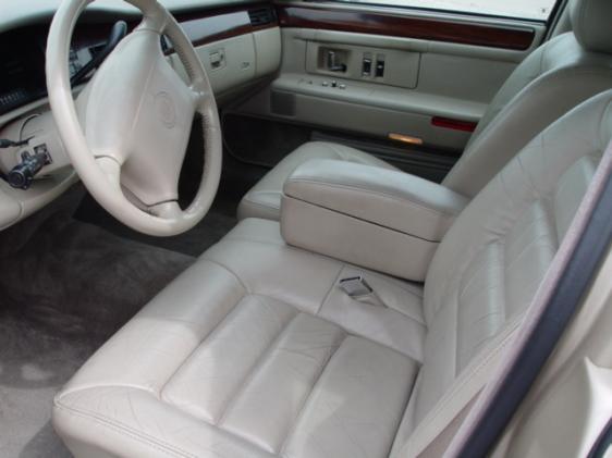 Cadillac Deville 1994 photo 2