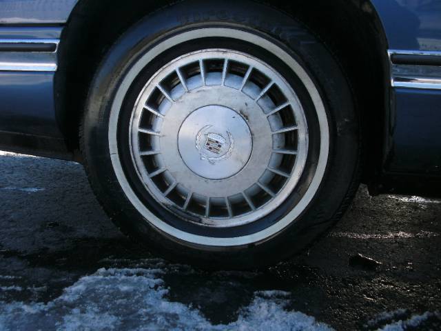 Cadillac Deville Base Sedan