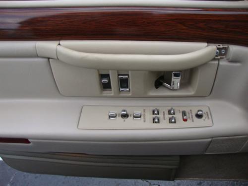 Cadillac Deville 1994 photo 1