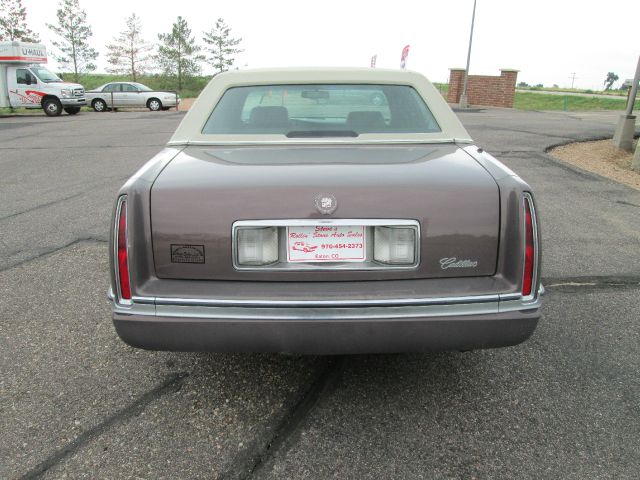Cadillac Deville 1994 photo 1