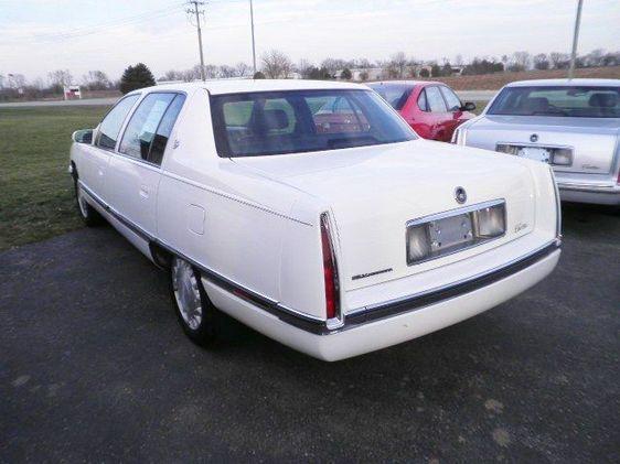 Cadillac Deville 1996 photo 1