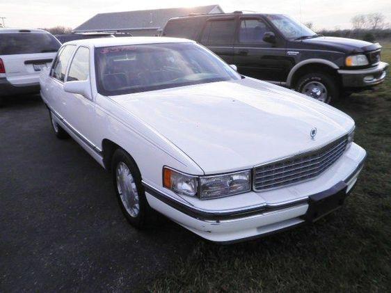 Cadillac Deville 1996 photo 2