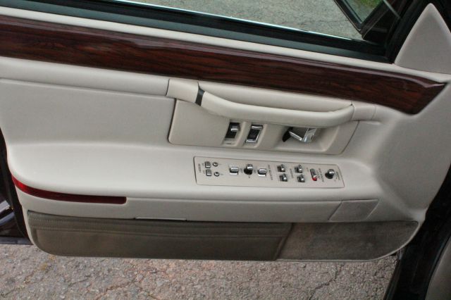 Cadillac Deville 1996 photo 10