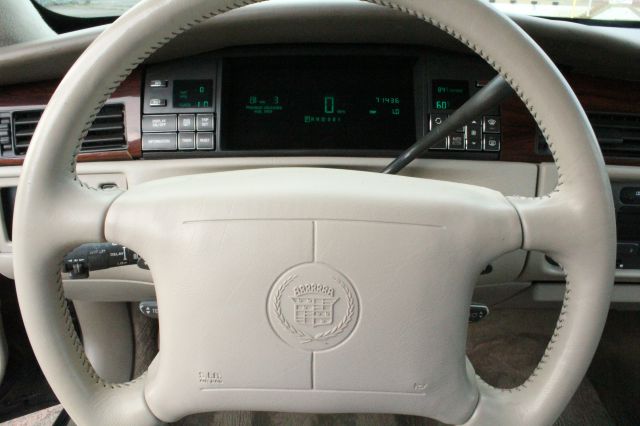 Cadillac Deville 1996 photo 16