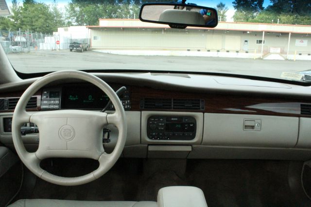 Cadillac Deville 1996 photo 17