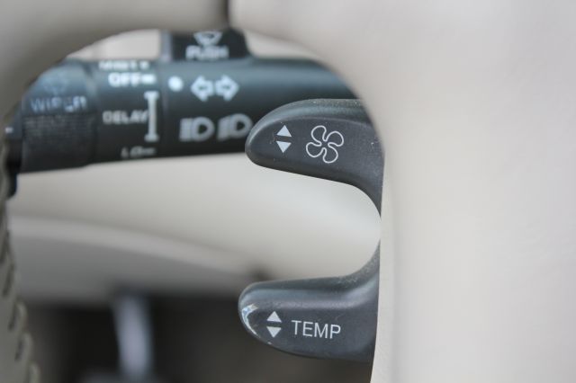 Cadillac Deville 1996 photo 24