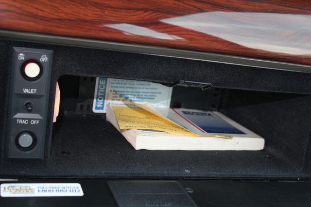 Cadillac Deville 1996 photo 25