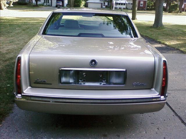 Cadillac Deville 1996 photo 2