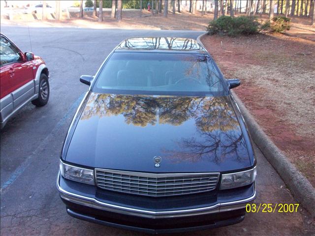Cadillac Deville 1996 photo 2