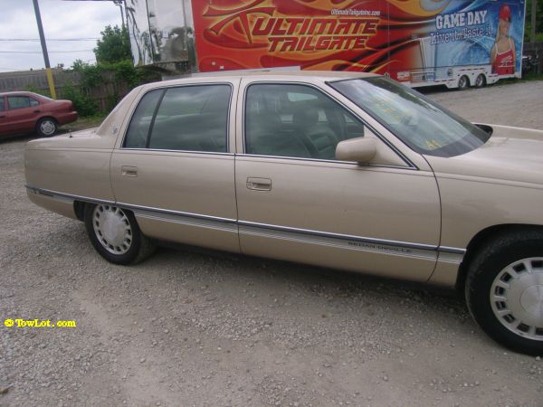 Cadillac Deville 1996 photo 2