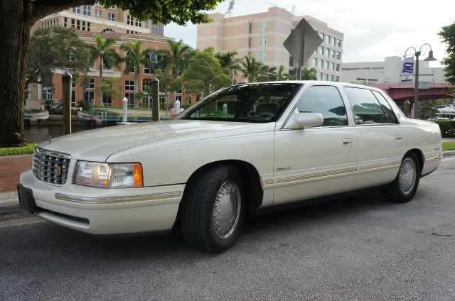 Cadillac Deville 1997 photo 1