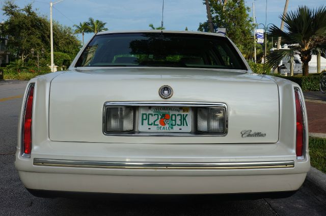 Cadillac Deville 1997 photo 2