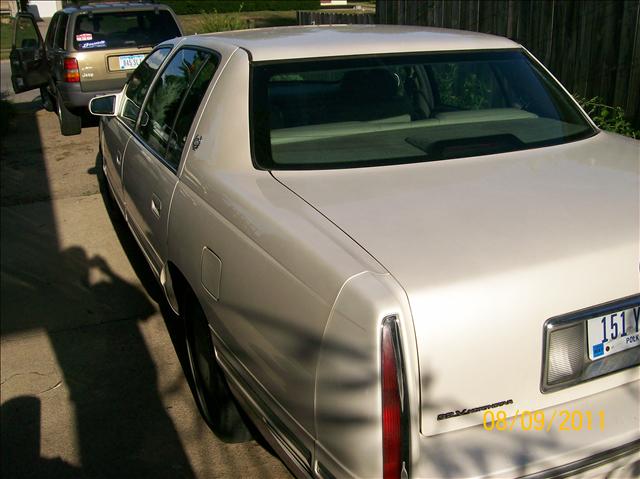 Cadillac Deville 1997 photo 2