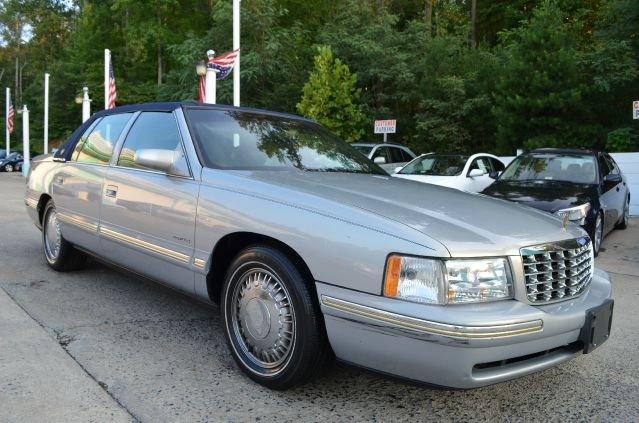 Cadillac Deville 1997 photo 1