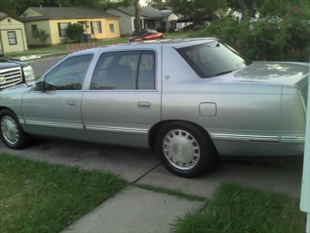 Cadillac Deville Unknown Sedan