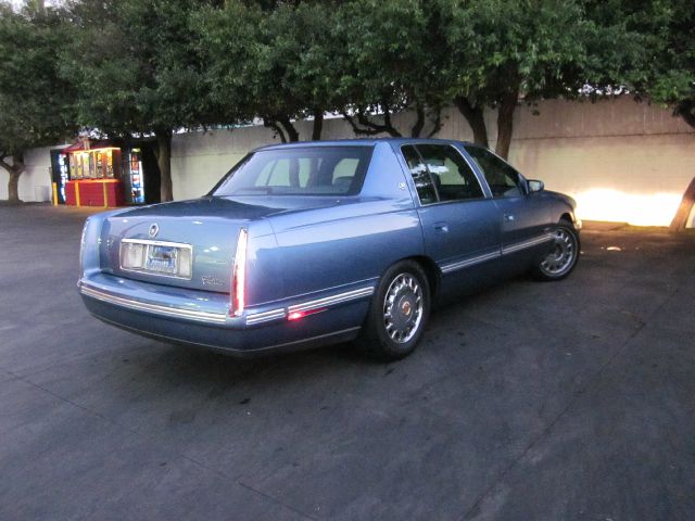 Cadillac Deville 1998 photo 2