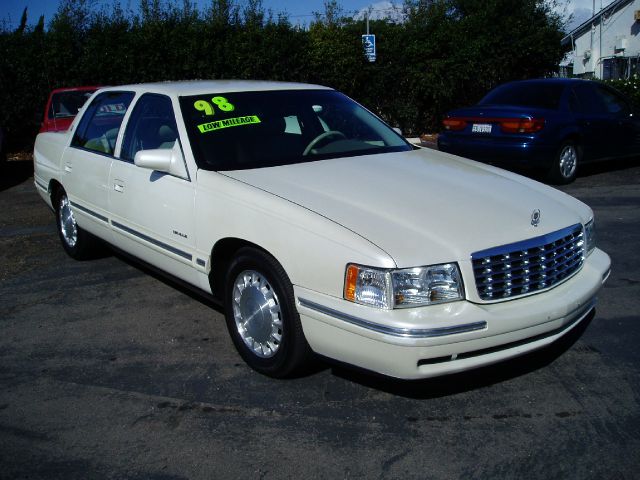 Cadillac Deville 1998 photo 1