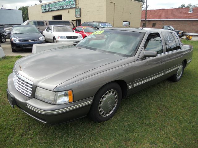 Cadillac Deville Base Sedan