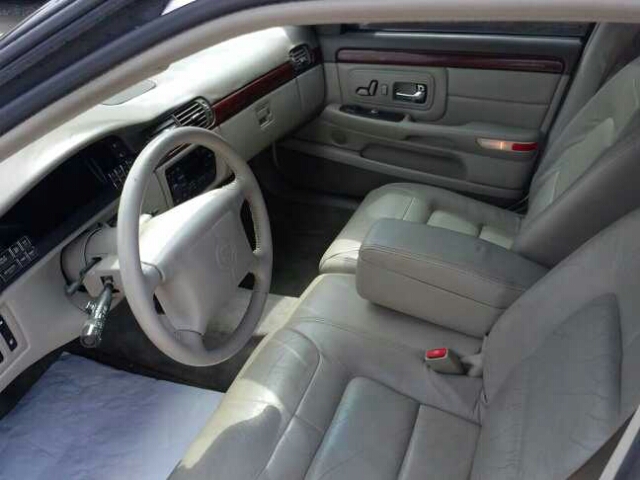 Cadillac Deville 1999 photo 2