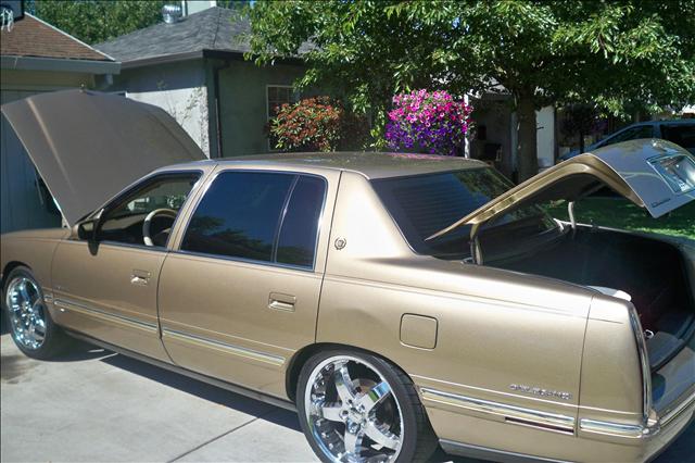 Cadillac Deville 1999 photo 1