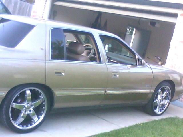 Cadillac Deville 1999 photo 2
