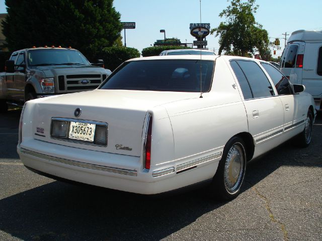 Cadillac Deville Base Sedan