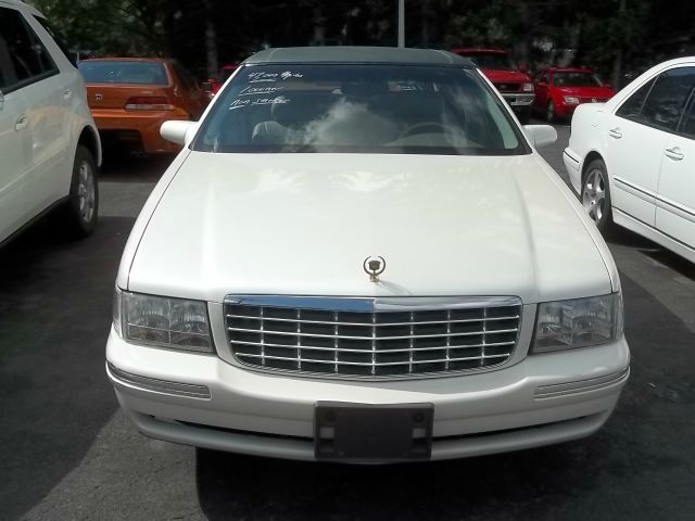 Cadillac Deville 1999 photo 1