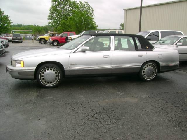 Cadillac Deville 1999 photo 1