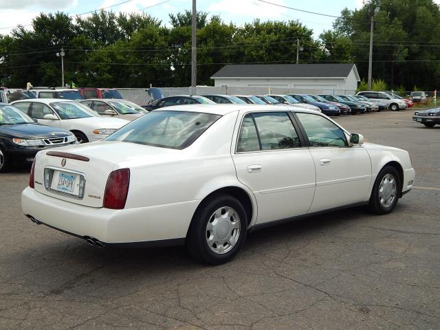 Cadillac Deville 2000 photo 2