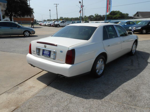 Cadillac Deville Base Sedan