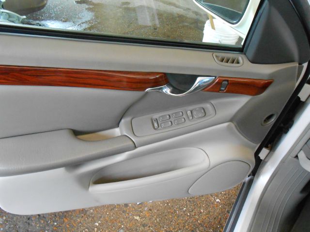 Cadillac Deville 2000 photo 3