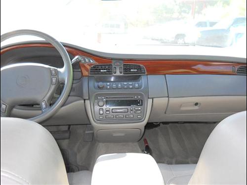 Cadillac Deville 2000 photo 2