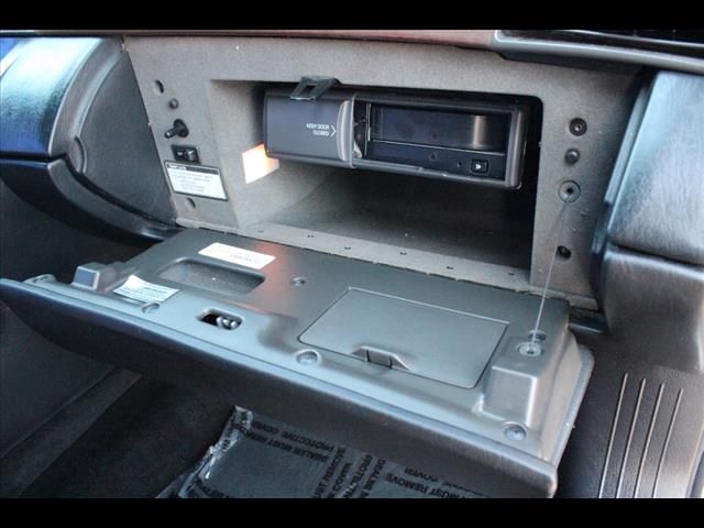 Cadillac Deville 2000 photo 13