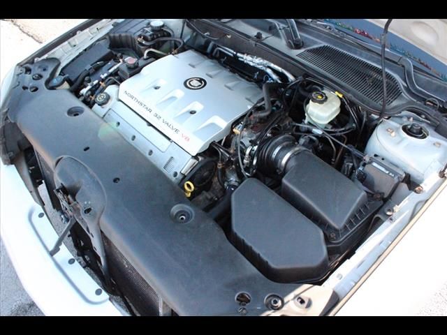 Cadillac Deville 2000 photo 17