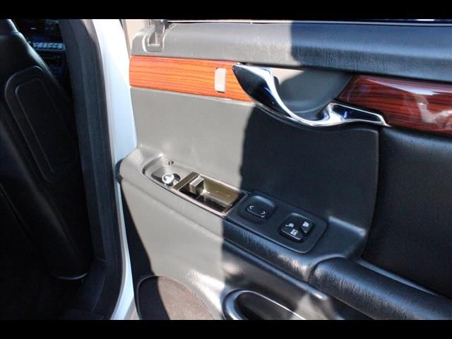 Cadillac Deville 2000 photo 25