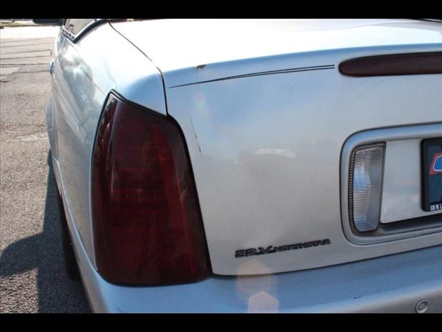 Cadillac Deville 2000 photo 38