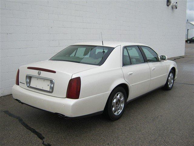 Cadillac Deville 2000 photo 3