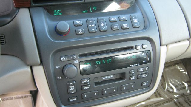 Cadillac Deville Base Sedan