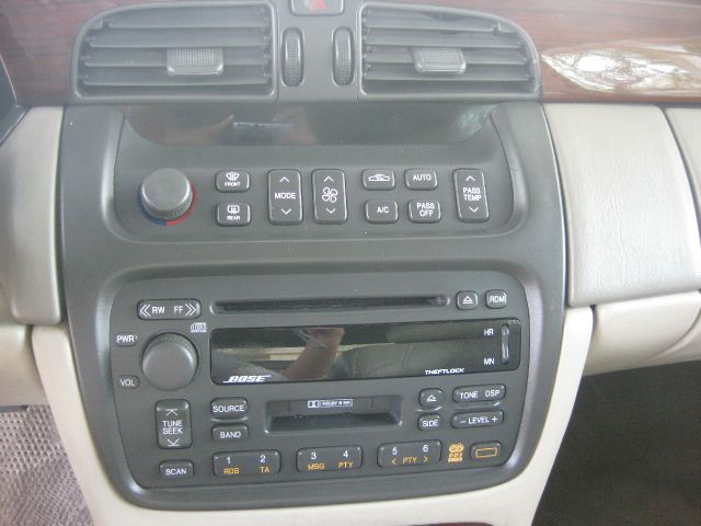 Cadillac Deville 2000 photo 1