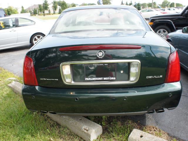 Cadillac Deville 2000 photo 1