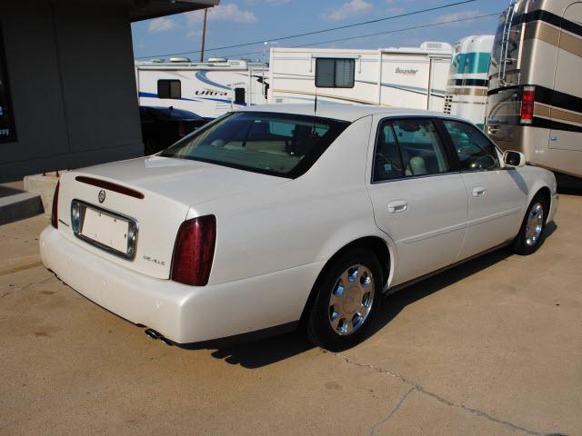 Cadillac Deville 2000 photo 1