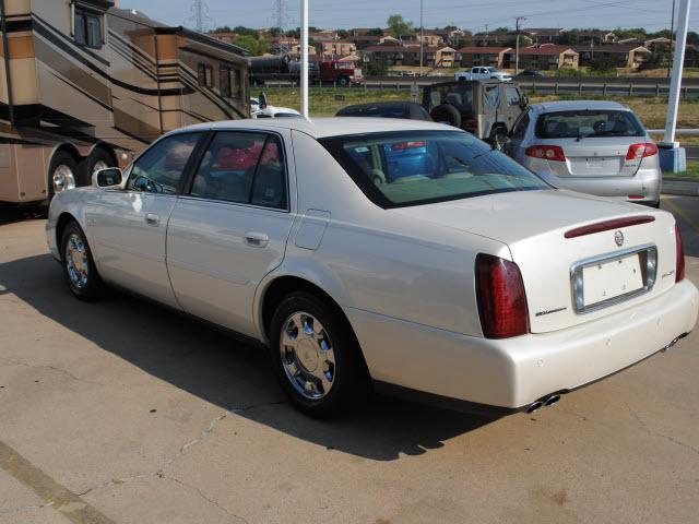 Cadillac Deville 2000 photo 2